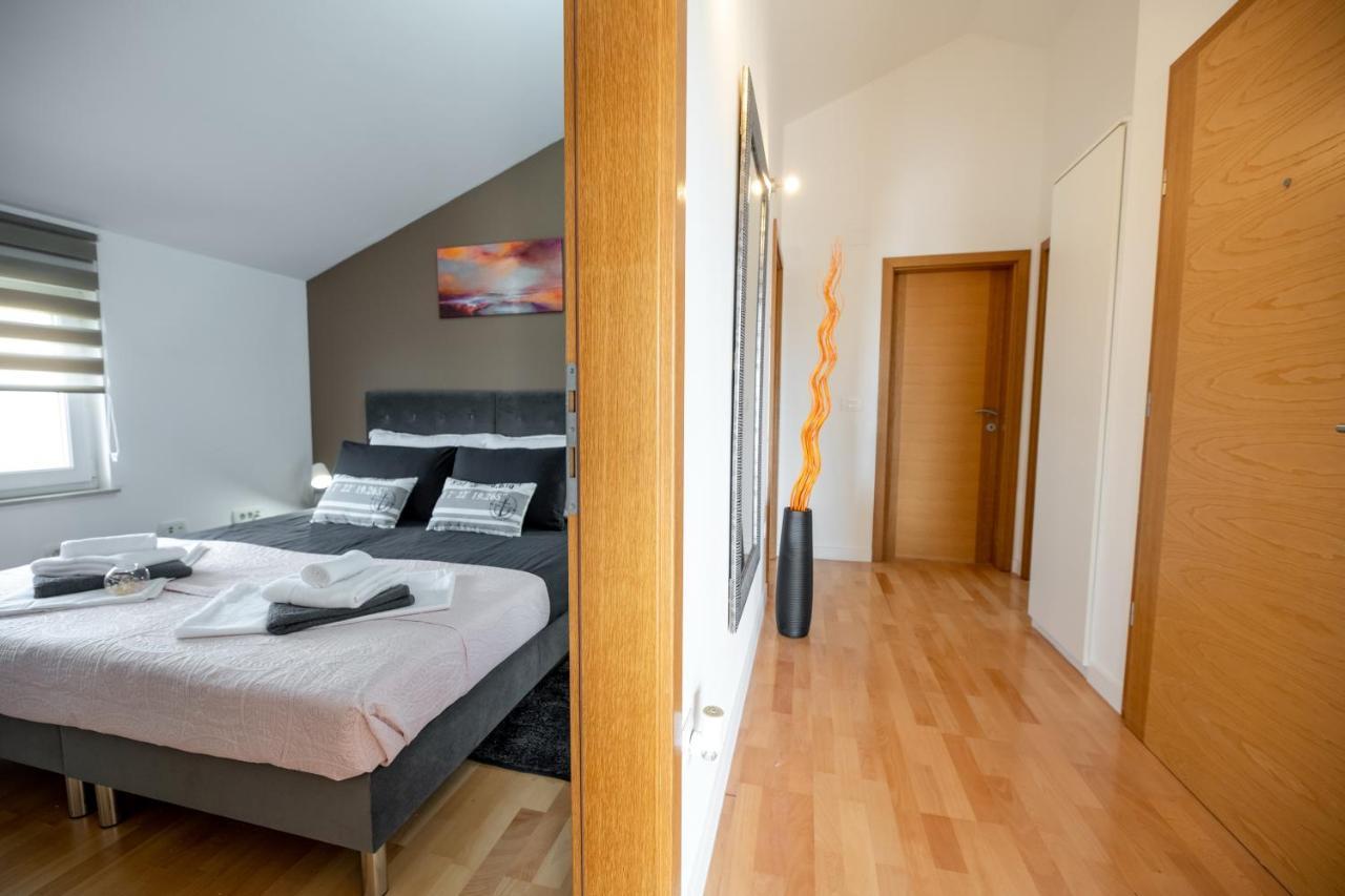 Apartment Malu Sunset Zadar Exterior photo